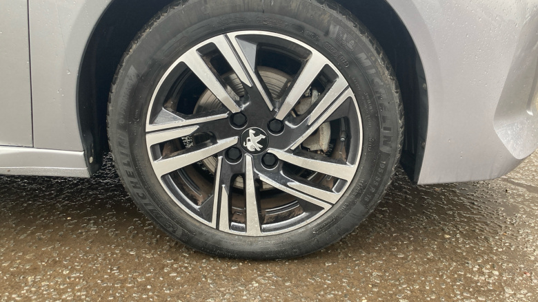 Peugeot 208 1.2 PureTech 100 Allure Premium + 5dr EAT8 Petrol Hatchback